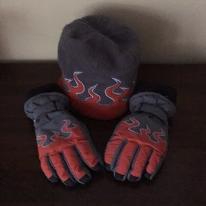 Little kid ski hat and gloves set